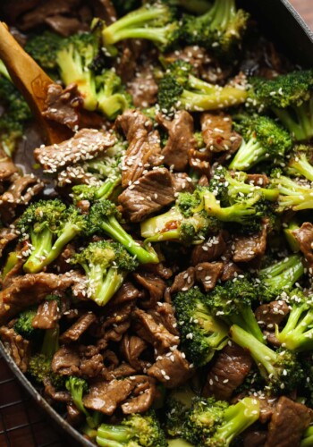 Beef and broccoli with sesame seeds.