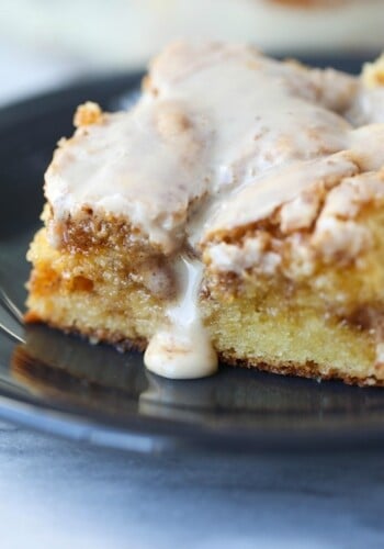 Easy Cinnamon Roll Cake