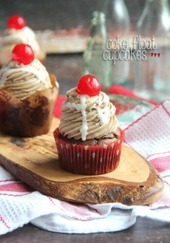 Coke Float Cupcakes | cookiesandcups.com | #cupcakes #cocacola #recipe #baking