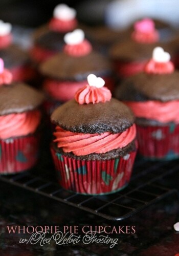 Whoopie Pie Cupcakes with Red Velvet Frosting | www.cookiesandcups.com