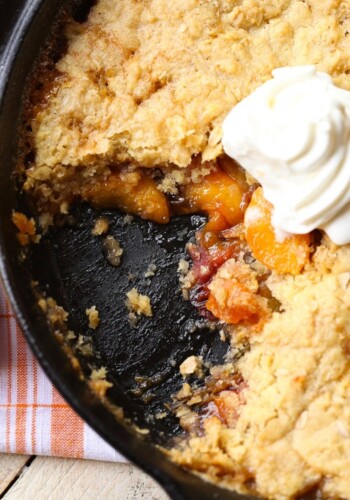 Skillet Sugar Cookie Peach Cobbler