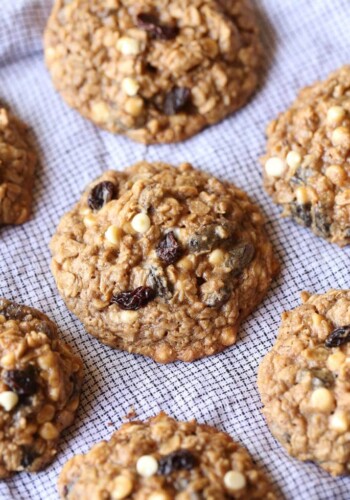 Oatmeal Cookies with raisins and chocolate chips